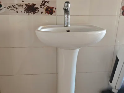 Умывальник на ножке