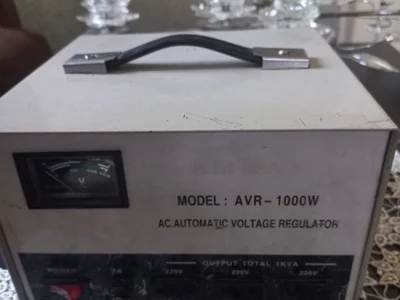 Стабилизатор напряжения AVR-1000W