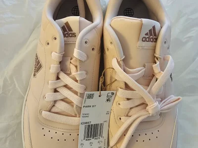 Кроссовки Adidas
