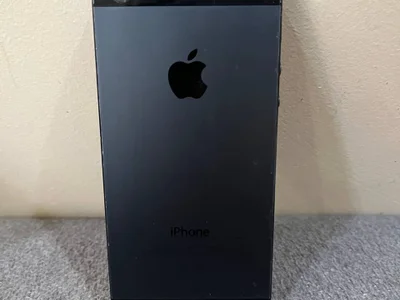 iPhone 5 черный 16GB