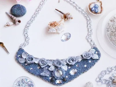 Колье Silver Rose ручной работы