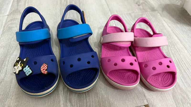 Сандалии Crocs розовые С8