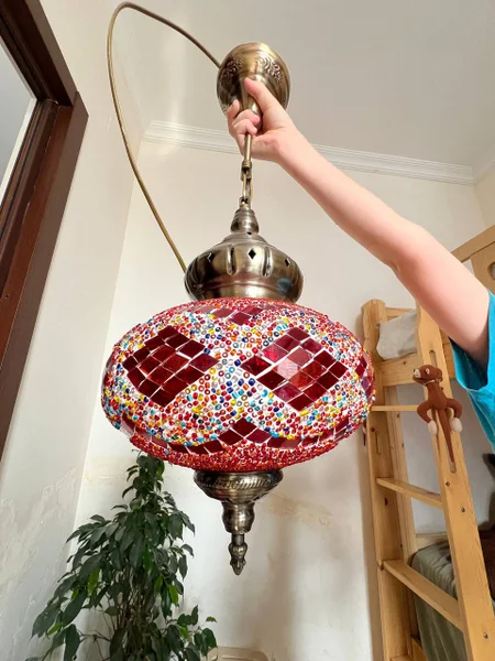 Люстра красная