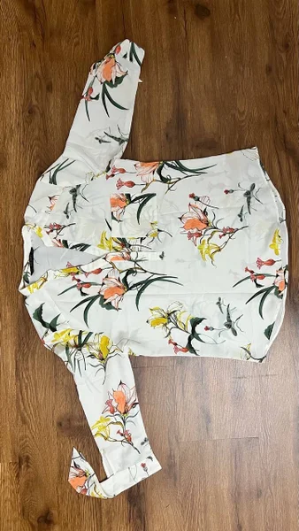 Блузка Zara Basic с цветочным принтом