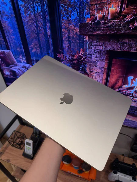 MacBook Air M5, 16GB / 256GB