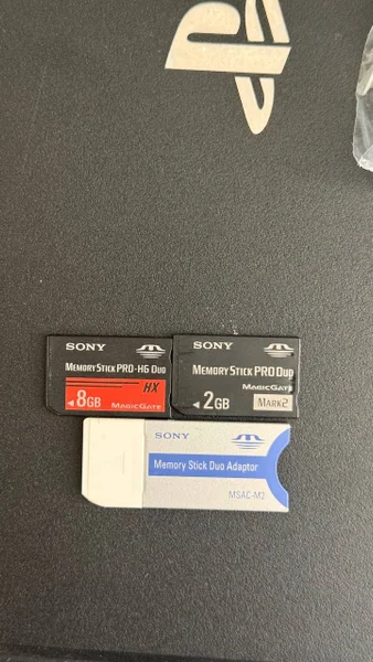 Карты памяти Memory Stick Pro 2GB и 8GB