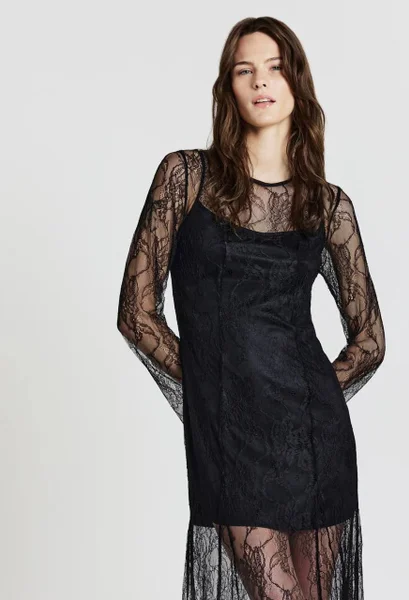 Кружевное платье