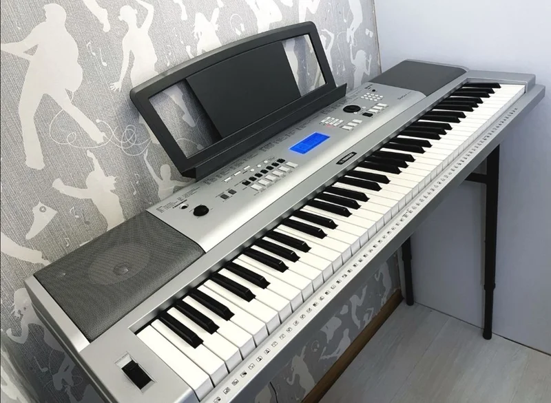Электронное пианино Yamaha Portatone DGX-230