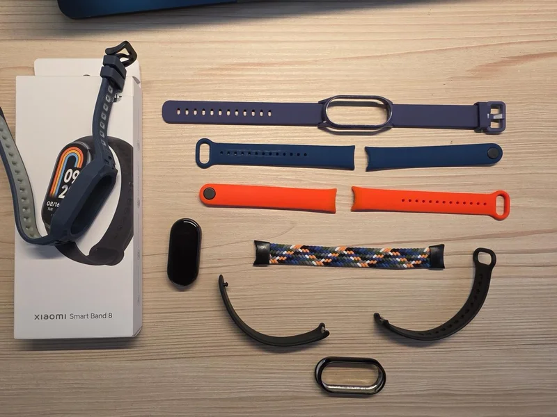 Фитнес-браслет Xiaomi Smart Band 8 с набором ремешков