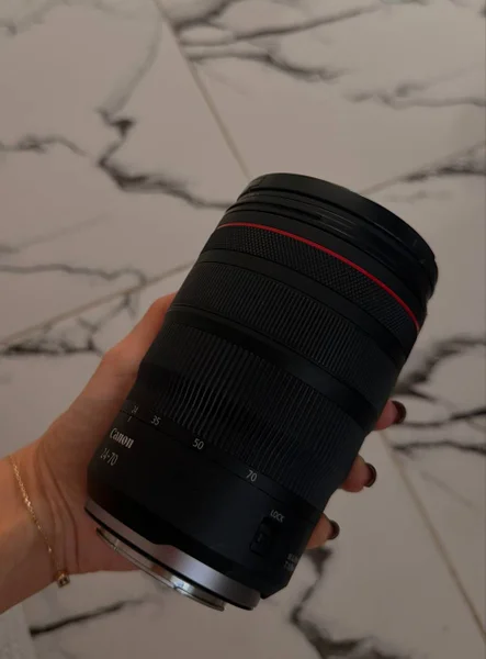 Фотоаппарат Canon R6 и объектив Canon 24-70 RF