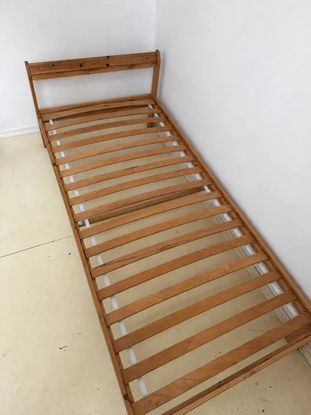 Кровать IKEA 90x200 с реечным дном