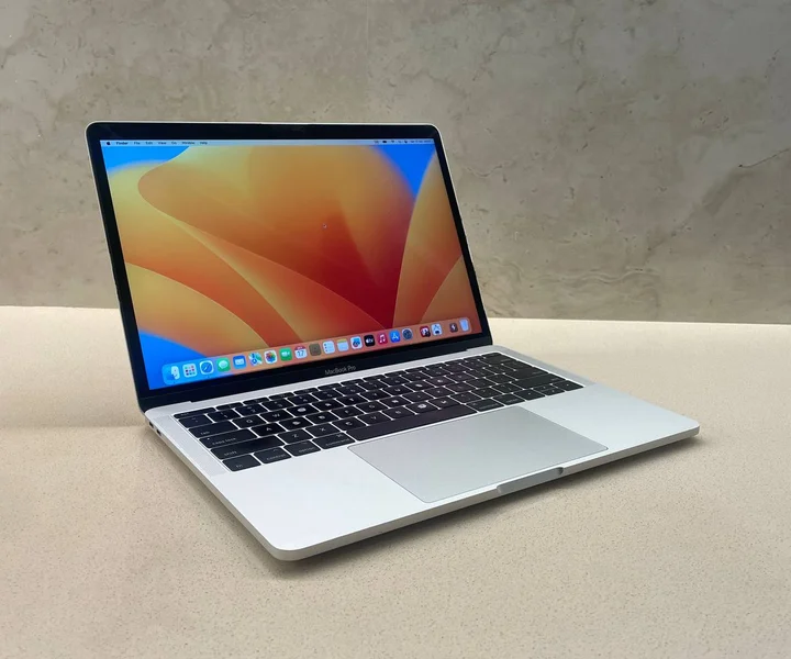 MacBook Pro 13 2017 Silver 8/256GB