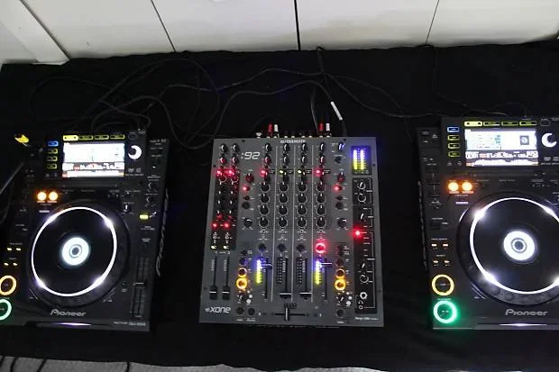 DJ комплект: Pioneer CDJ 2000nxs и Allen & Heath Xone 92