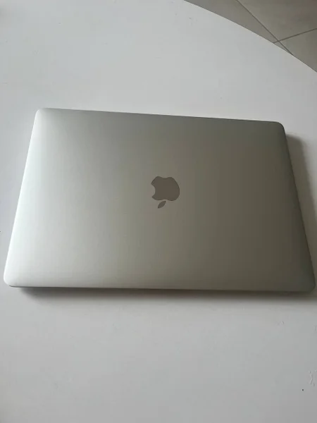 MacBook Air M1 2020 8GB + Apple Magic Mouse