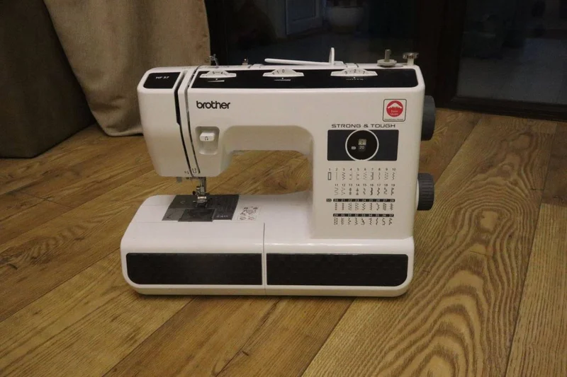 швейную машинку Brother ST371HD