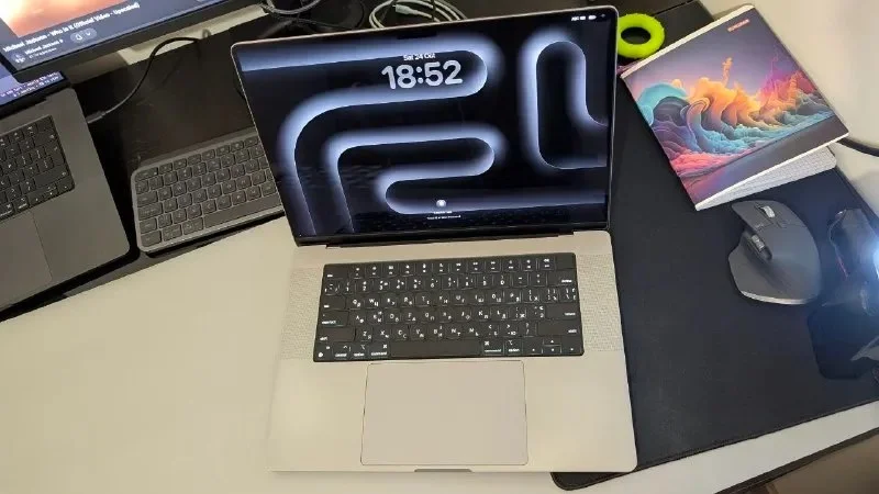 MacBook Pro 16