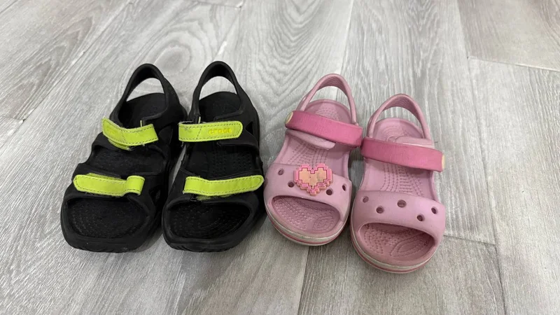 Сандалии Crocs черные