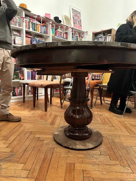 Стол под реставрацию