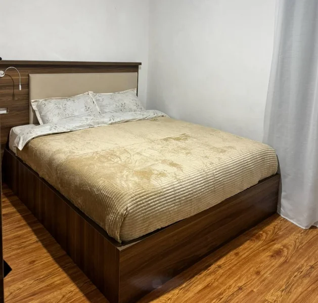 продам кровать с матрасом с подсветкой