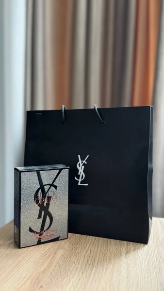 Yves Saint Laurent Black Opium Eau de Parfum Glitter