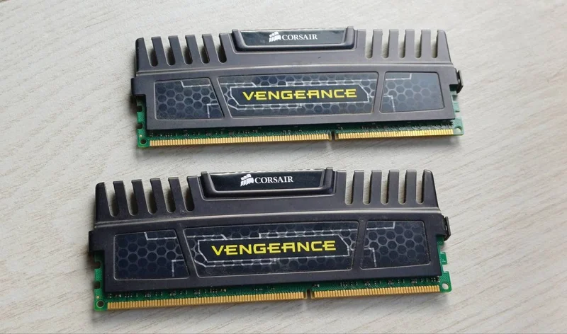 Оперативная память Corsair Vengeance 16GB (2x8GB) DDR3