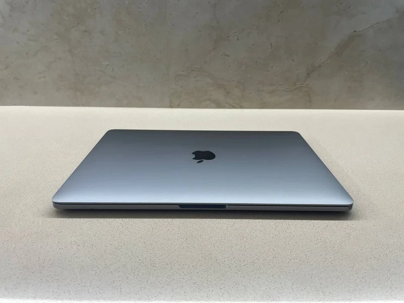 MacBook Pro 13 (2017) 8/256GB