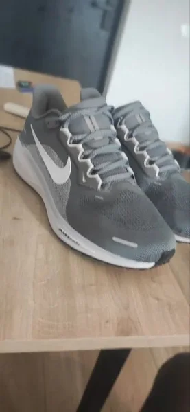 Кроссовки NIKE