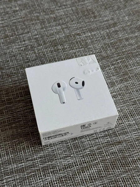 Apple AirPods 4