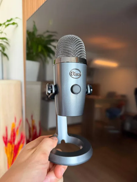 Микрофон Blue Yeti Nano USB