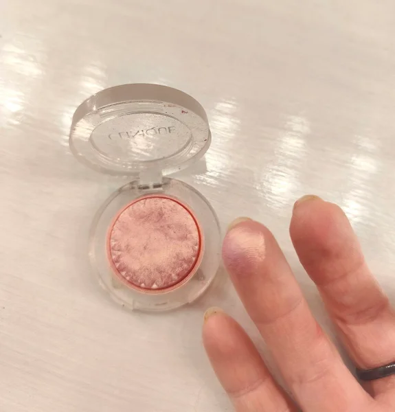 Набор косметики: тени Clinique и пигмент Era Minerals