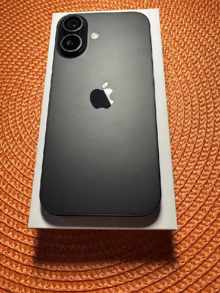 iPhone 16