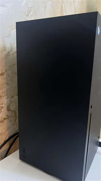 Xbox Series X 1TB — like new, 11 months warranty
