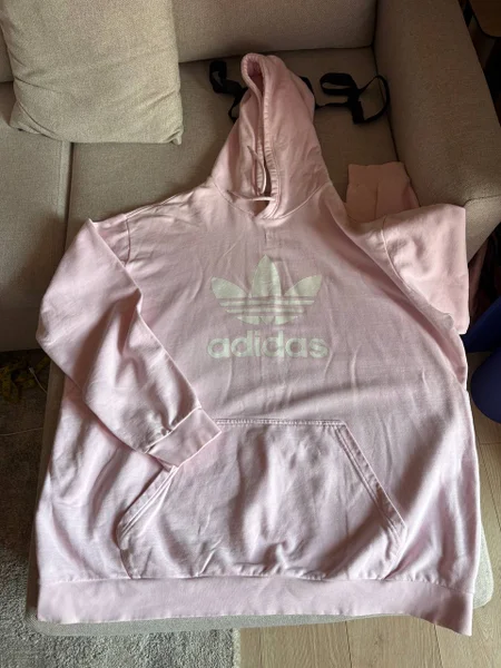 Свитшот худи adidas.
