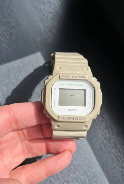 Часы Casio G-Shock DW-5600M