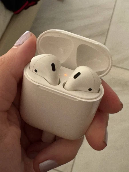 AirPods 2 оригинал (на запчасти / под ремонт)