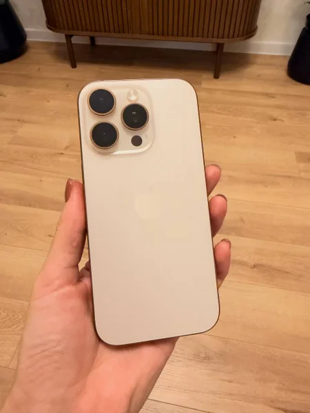 iPhone 16 Pro