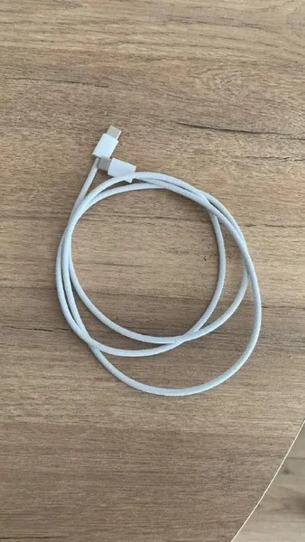 Оригинальный кабель Apple USB-C 1м