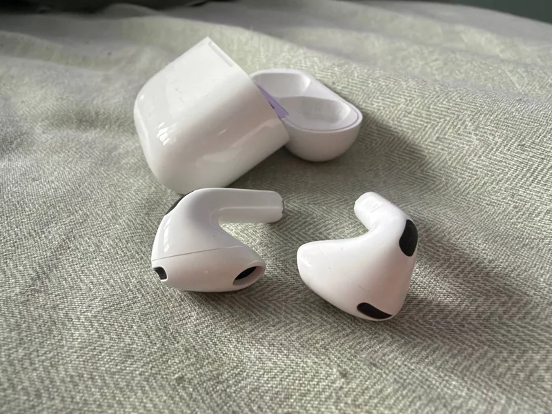 AirPods 4