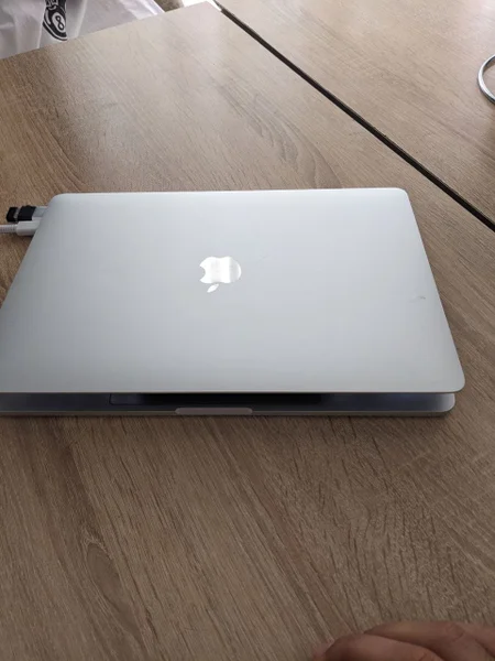 MacBook Pro i5
