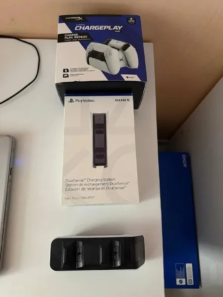 Беспроводные зарядные устройства для PlayStation 5 Dual Sense
