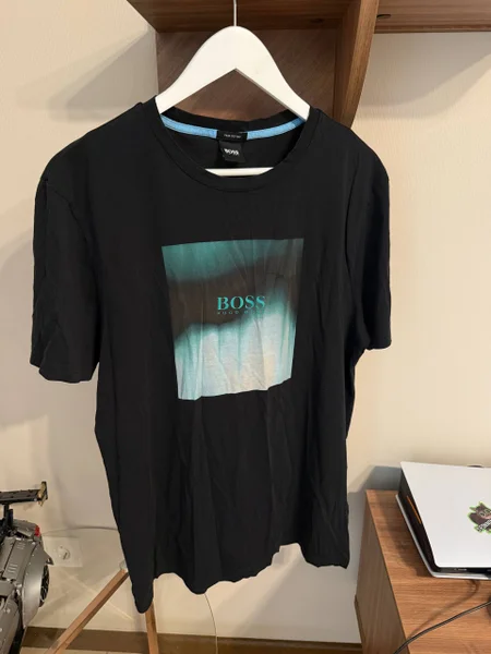 Мужские футболки Calvin Klein, HUGO Boss