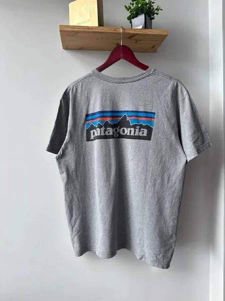 👕 **Футболка Patagonia**