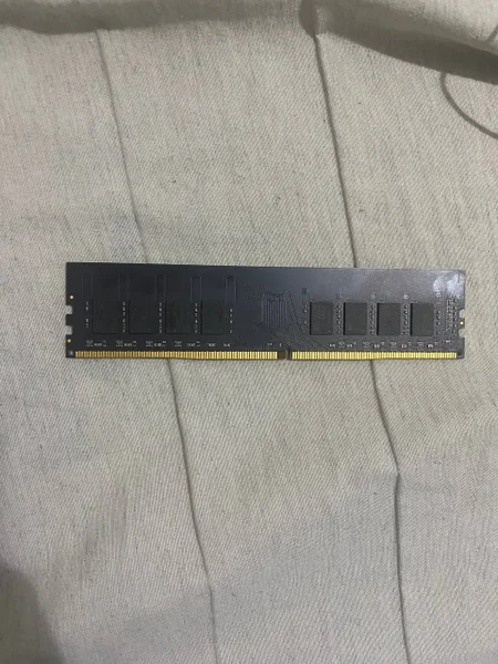 Процессор Intel Core i3-8100