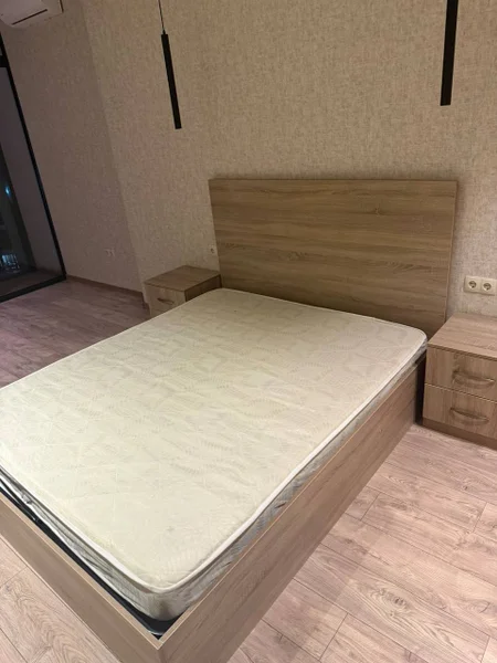 **Стол с 5 стульями**