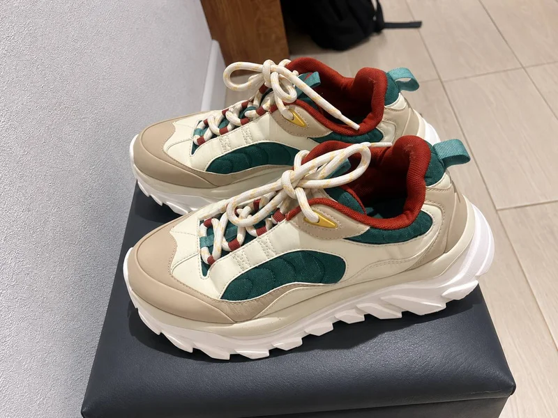 Кроссовки Zara