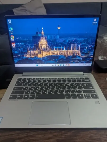 Ноутбук Lenovo 14" IPS i3-8130U