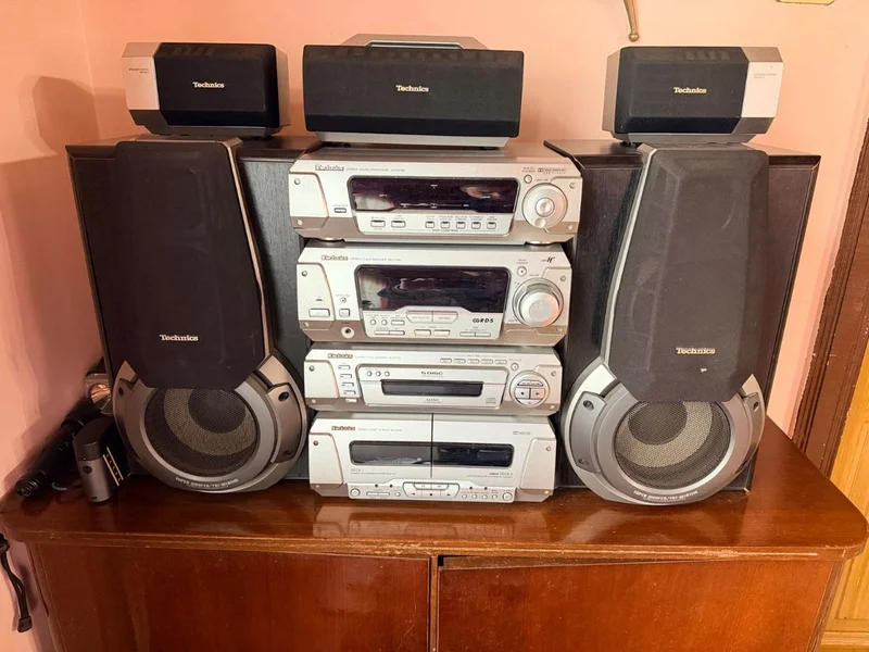 Музыкальный центр Technics с акустической системой 5.1 и сабвуфером