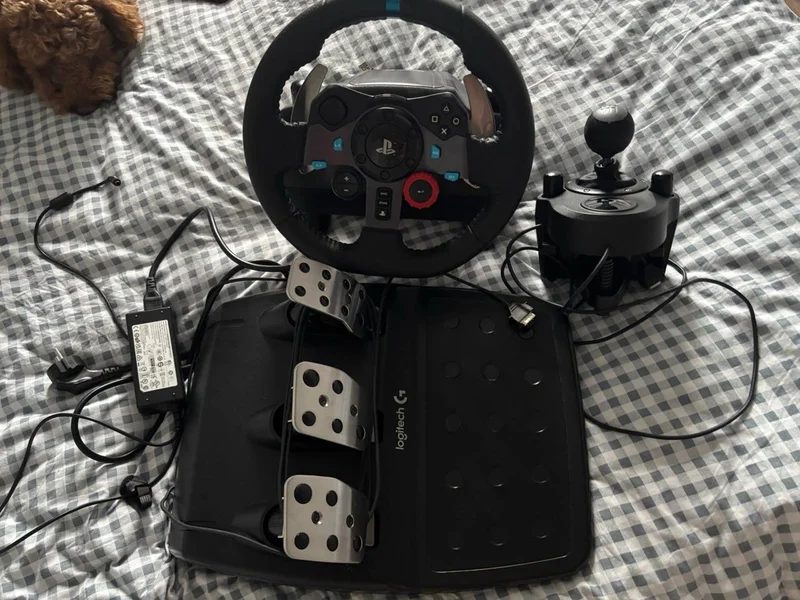 Игровой руль Logitech G29 Driving Force с педалями и КПП