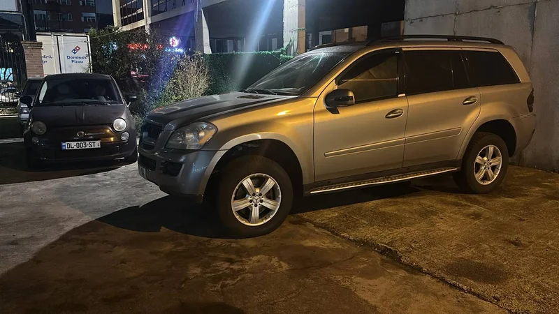 Автомобиль Mercedes