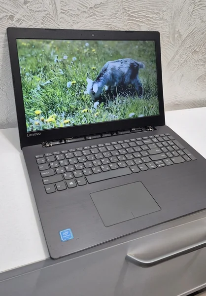 Ноутбук Lenovo 15.6"